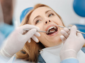 Диагностика состояния и лечение зубов