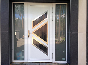 Алюминиевые двери сложной формы